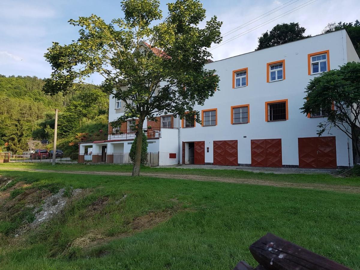 Penzion Na Pracharne Kladruby  Exterior photo
